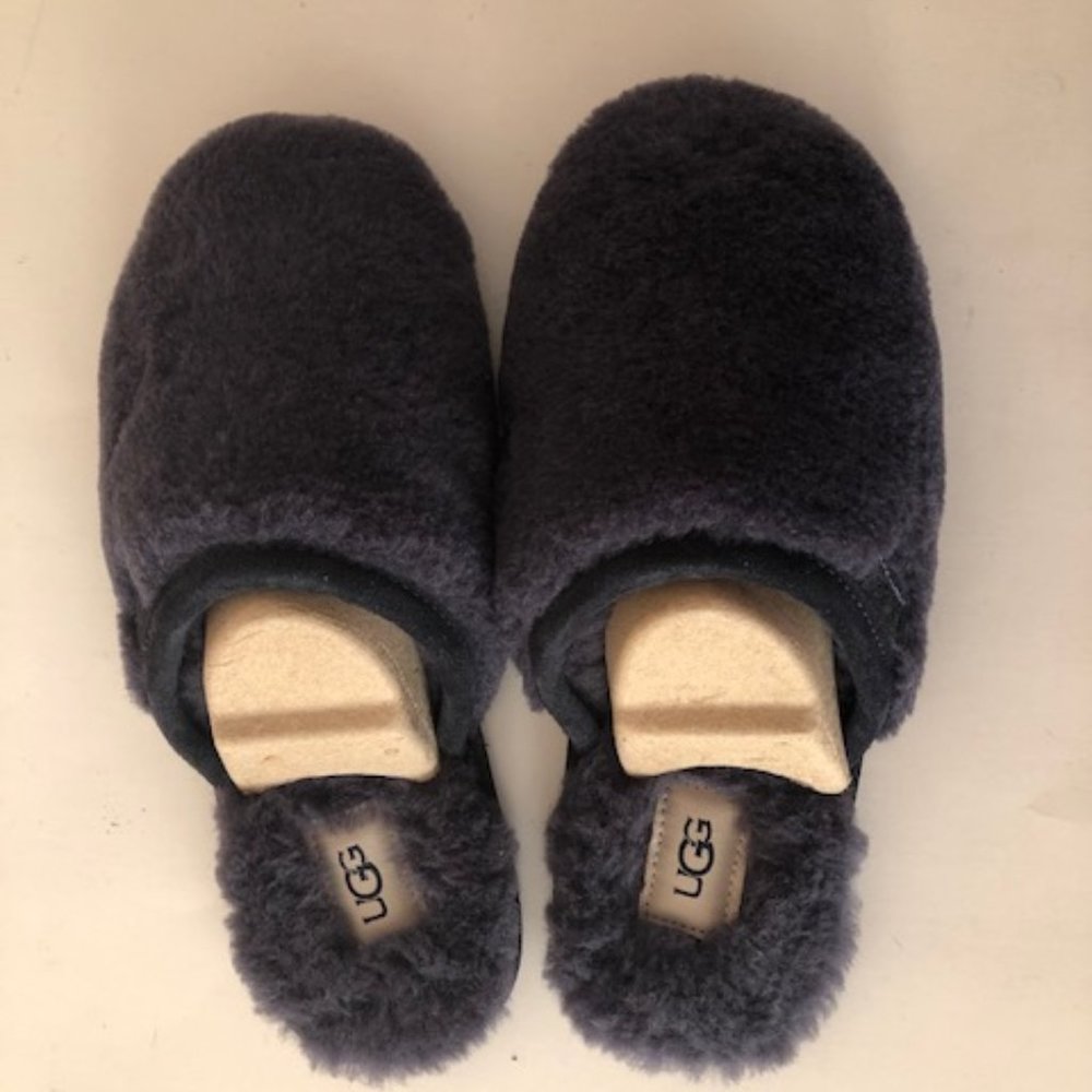 UGG Fluffette Navy Slipper. Size: 7, 12